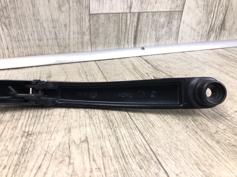 Поводок стеклоочистителя передний правый ELANTRA AD 16- 2018 2.0 G4NH