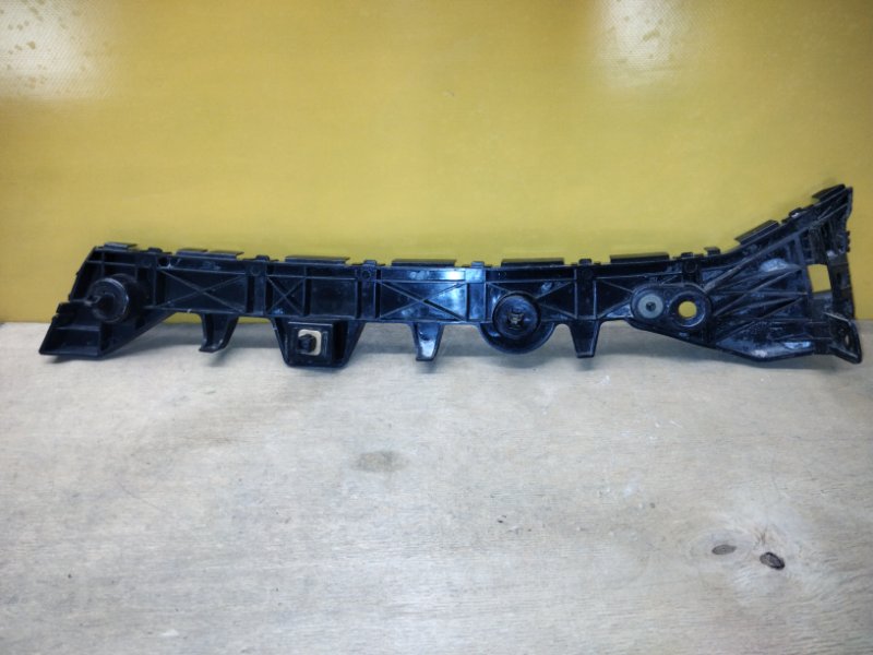 Кронштейн заднего бампера левый 6 GJ 12-