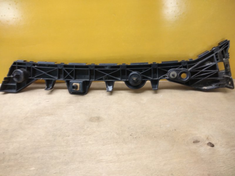 Кронштейн заднего бампера левый 6 GJ 12-