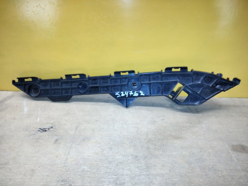 Кронштейн заднего бампера правый TOYOTA COROLLA 150 06-13 5215502050 Б/У