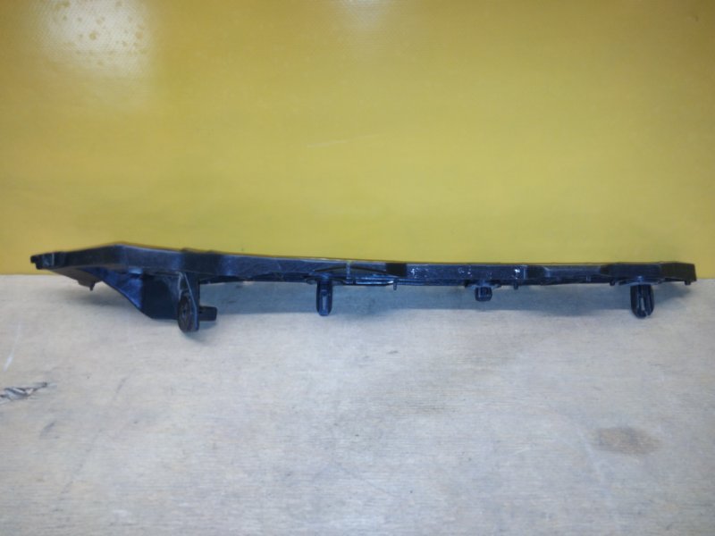 Кронштейн заднего бампера левый COROLLA 150 06-13