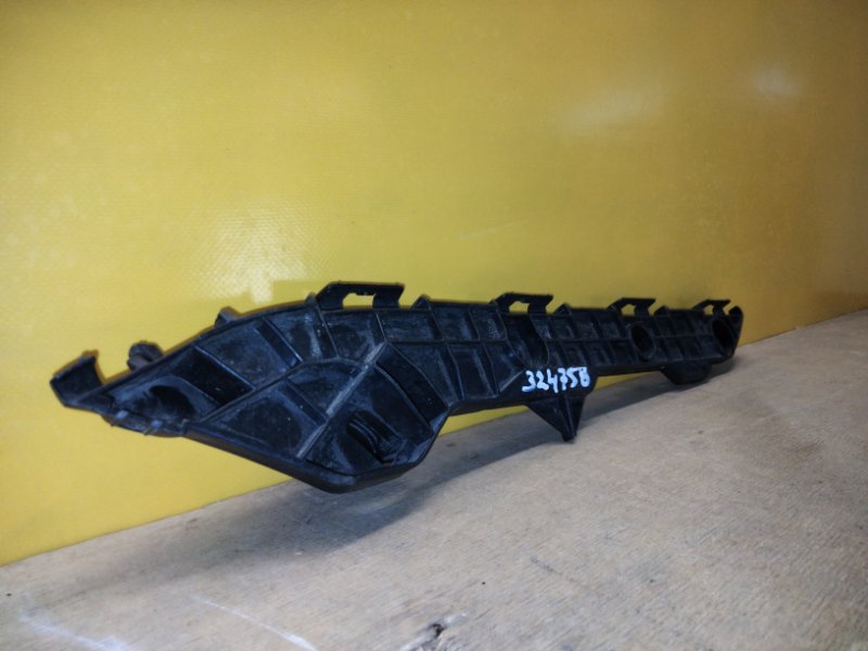 Кронштейн заднего бампера левый COROLLA 150 06-13