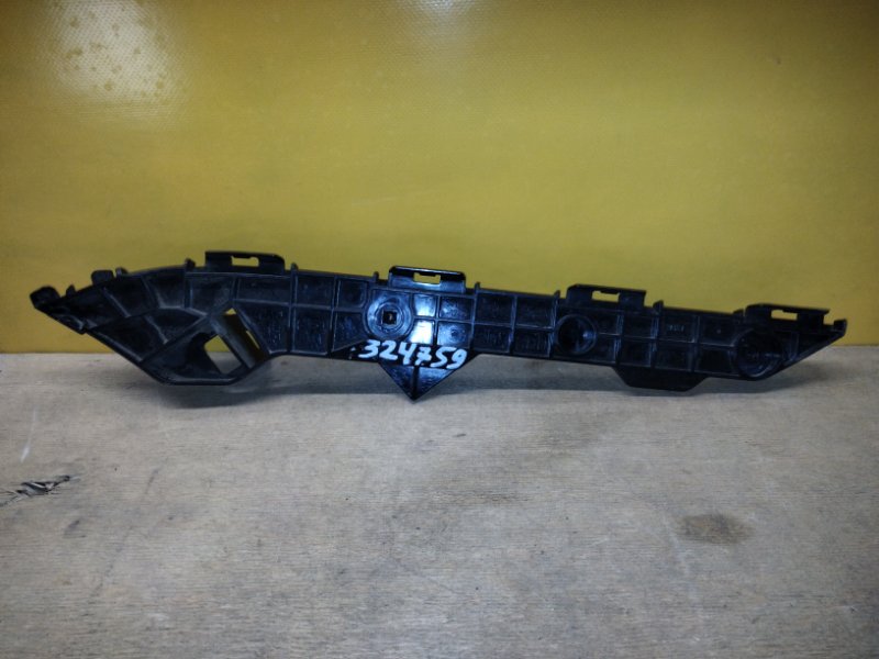 Кронштейн заднего бампера левый TOYOTA COROLLA 150 06-13 5215612290 Б/У