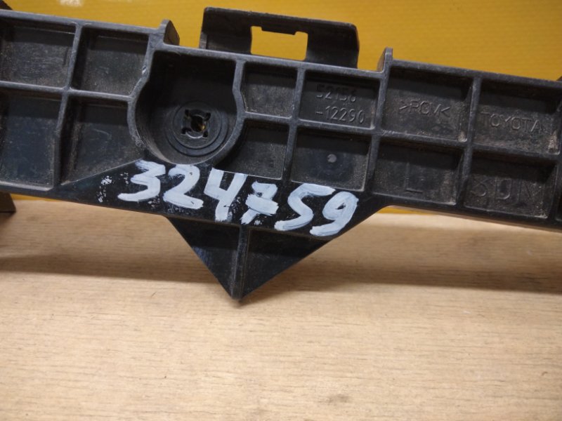 Кронштейн заднего бампера левый TOYOTA COROLLA 150 06-13