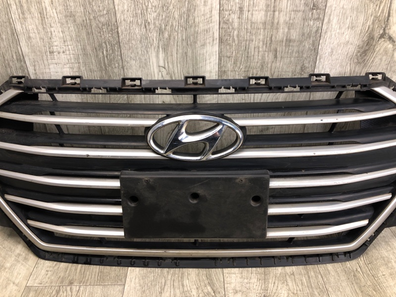 Решетка радиатора ELANTRA AD 16- 2018 2.0 G4NH