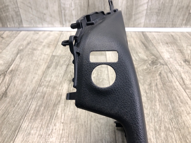 Накладка внутренней ручки двери передняя левая X-TRAIL/ROGUE T32 13-20 2017 2.5 QR25DE