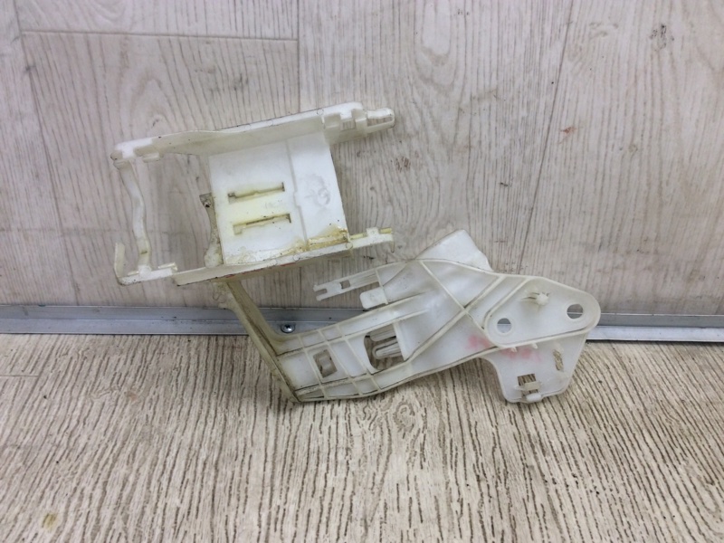 Кронштейн замка двери передний правый PORSCHE CAYENNE 10-18 2011 4.8L 958 531 868 00 Б/У