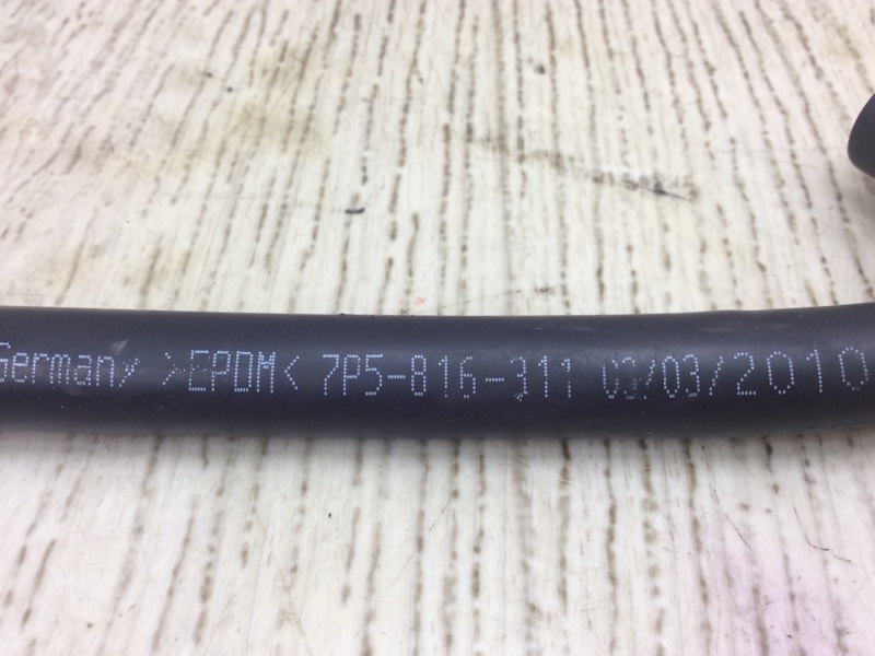 Патрубок впускной системы CAYENNE 10-18 2011 4.8L