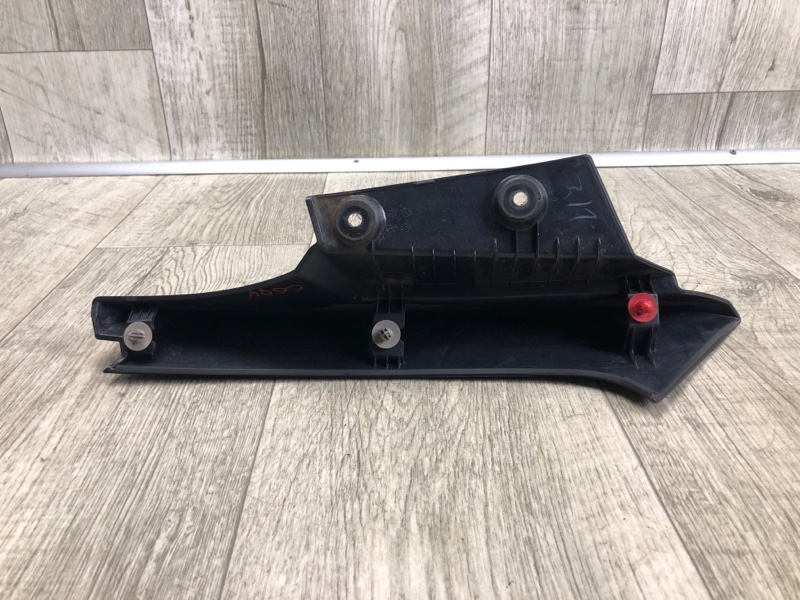 Накладка крышки багажника правая X-TRAIL/ROGUE T32 13-20 2017 2.5 QR25DE