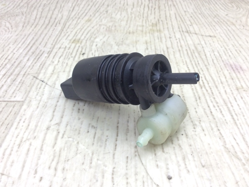 Насос омывателя стекла PORSCHE CAYENNE 10-18 4.8L