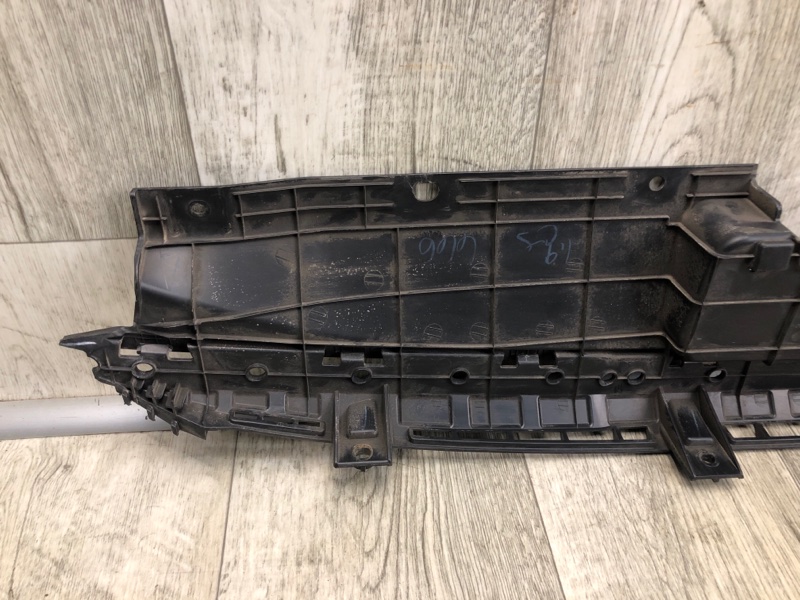 Накладка замка капота ELANTRA AD 16- 2019 2.0 G4NH