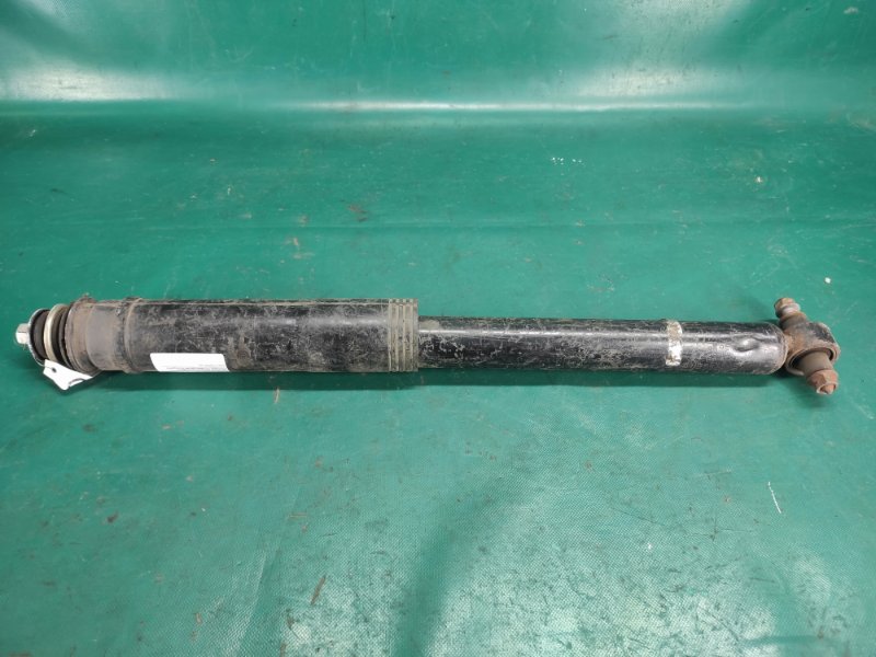 Амортизатор задний правый TOYOTA COROLLA 150 06-13 Амортизатор задний правый TOYOTA COROLLA 150 06-13