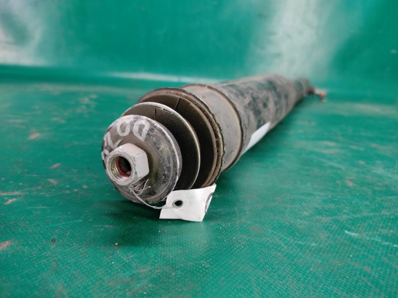 Амортизатор задний правый COROLLA 150 06-13 Амортизатор задний правый COROLLA 150 06-13