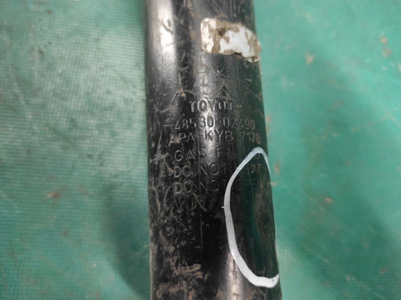 Амортизатор задний правый COROLLA 150 06-13 Амортизатор задний правый COROLLA 150 06-13