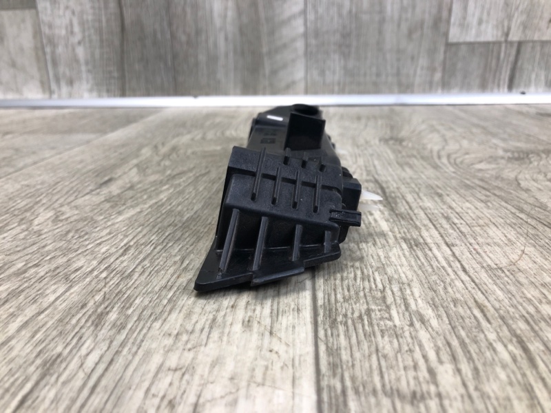 Кронштейн переднего бампера левый HYUNDAI ELANTRA AD 16- 2.0 G4NH