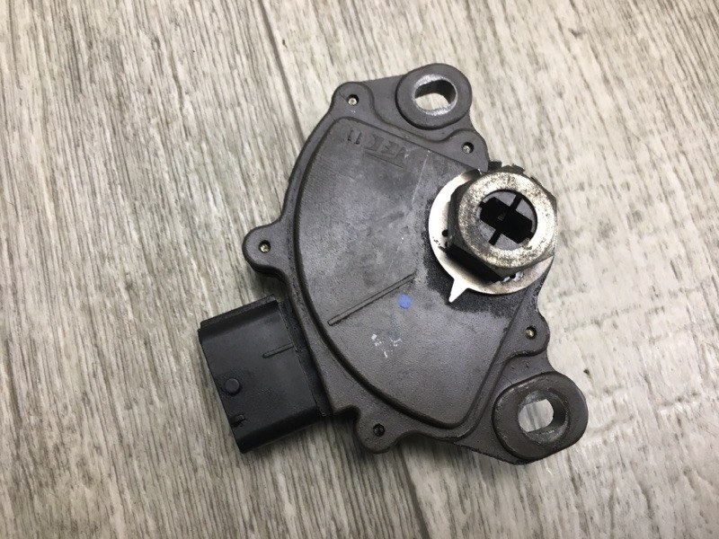 Запчасть датчик положения селектора акпп ACURA RL 05-12 Седан 28900-RYF-023 Б/У Датчик положения селектора АКПП ACURA RL 05-12 Седан 28900-RYF-023 Б/У