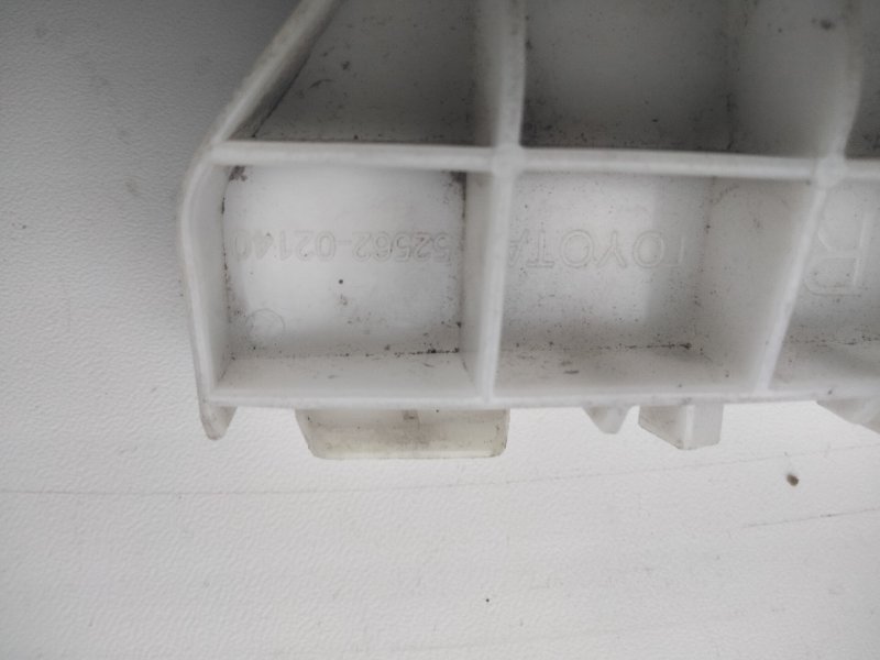 Кронштейн заднего бампера правый COROLLA 150 06-13 Кронштейн заднего бампера правый COROLLA 150 06-13