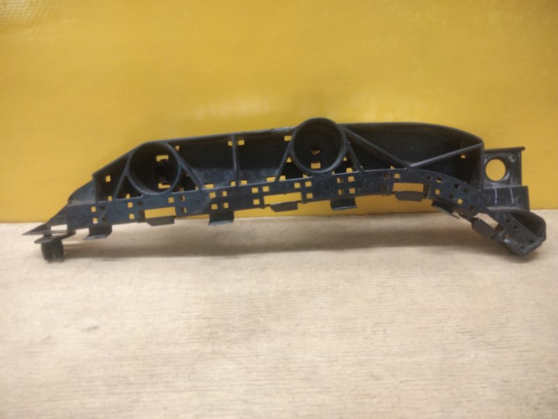 Кронштейн переднего бампера левый HONDA CIVIC 4D 06-11 71198-SNB-003 Б/У