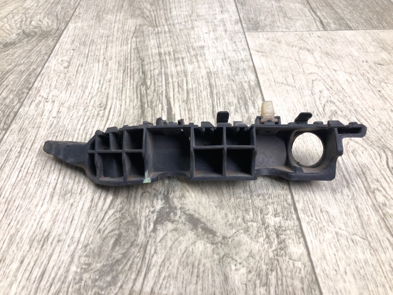 Кронштейн переднего бампера (на крыле) правый ELANTRA MD 10-15 2014 1.8 G4NB