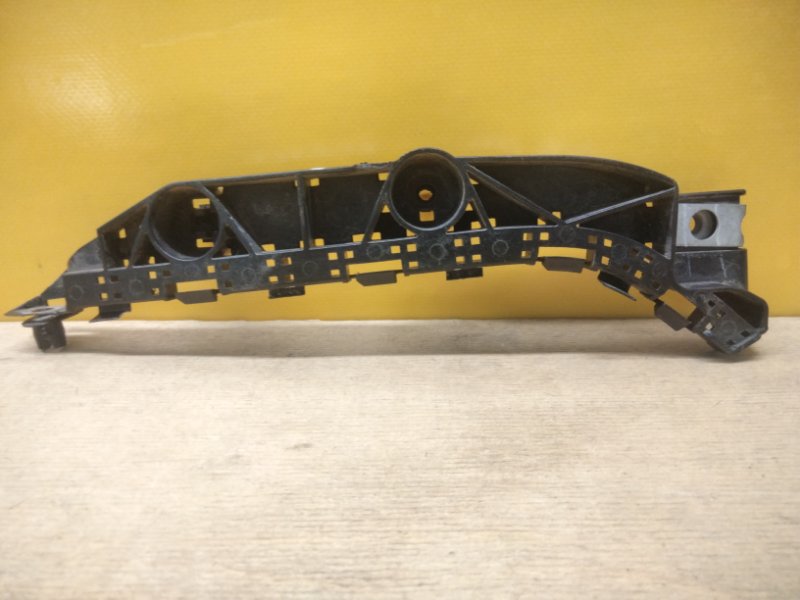 Кронштейн переднего бампера левый HONDA CIVIC 4D 06-11 71198-SNB-003 Б/У