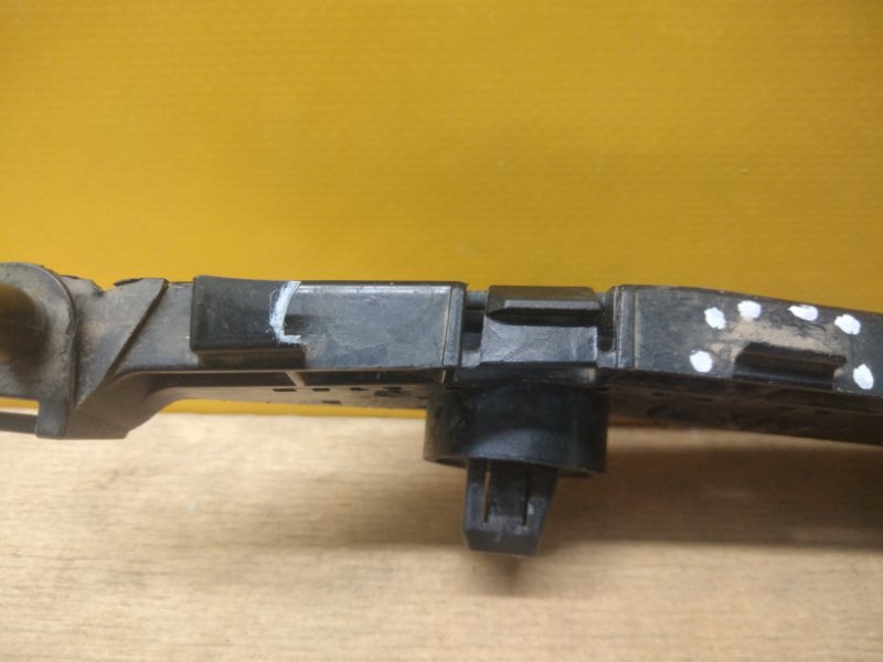 Кронштейн переднего бампера левый CIVIC 4D 06-11