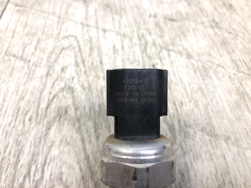 Датчик давления кондиционера ELANTRA MD 10-15 2014 1.8 G4NB