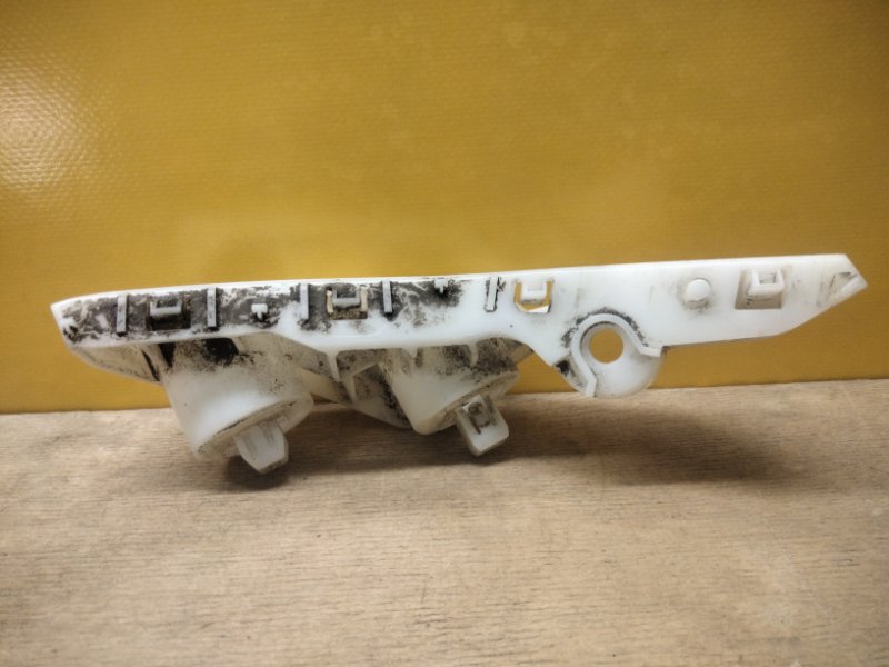 Кронштейн переднего бампера левый M25/M37/M56/Q70/M35H 10-16