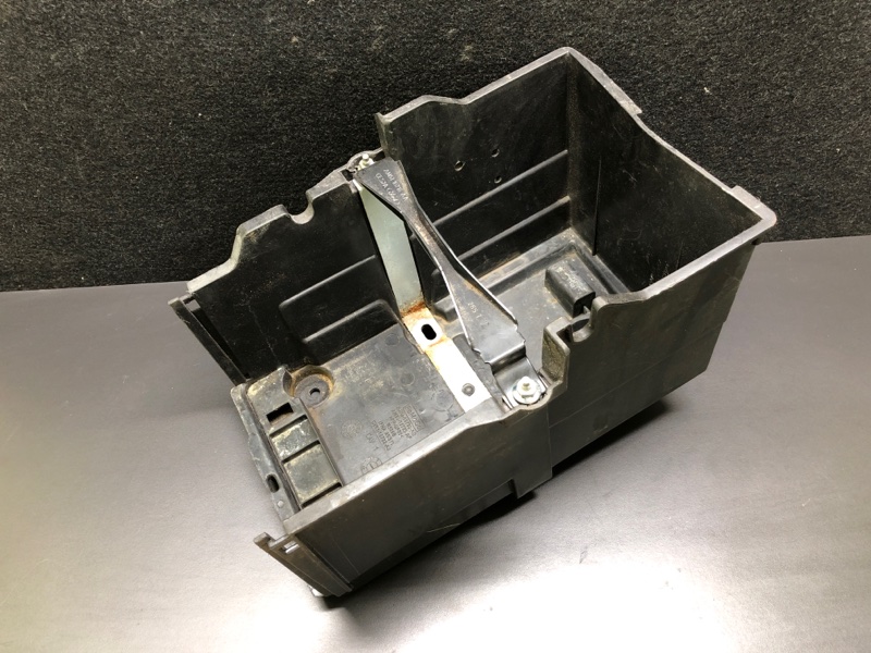 Полка аккумулятора FORD FOCUS 10-18 2018 2.0 C20HDEX CV6Z-10732-G Б/У