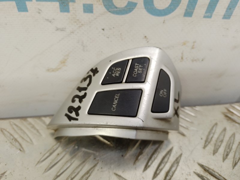 Кнопки на руль правые MITSUBISHI OUTLANDER XL 05-13 8602A008 Б/У