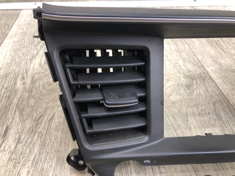 Накладка торпедо центр. ELANTRA AD 16- 2019 2.0 G4NH