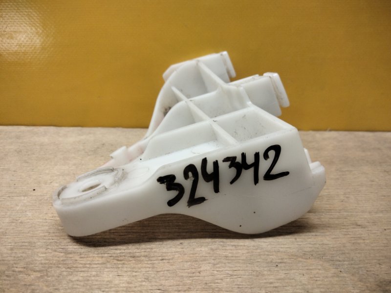 Кронштейн заднего бампера правый COROLLA E170 13-19