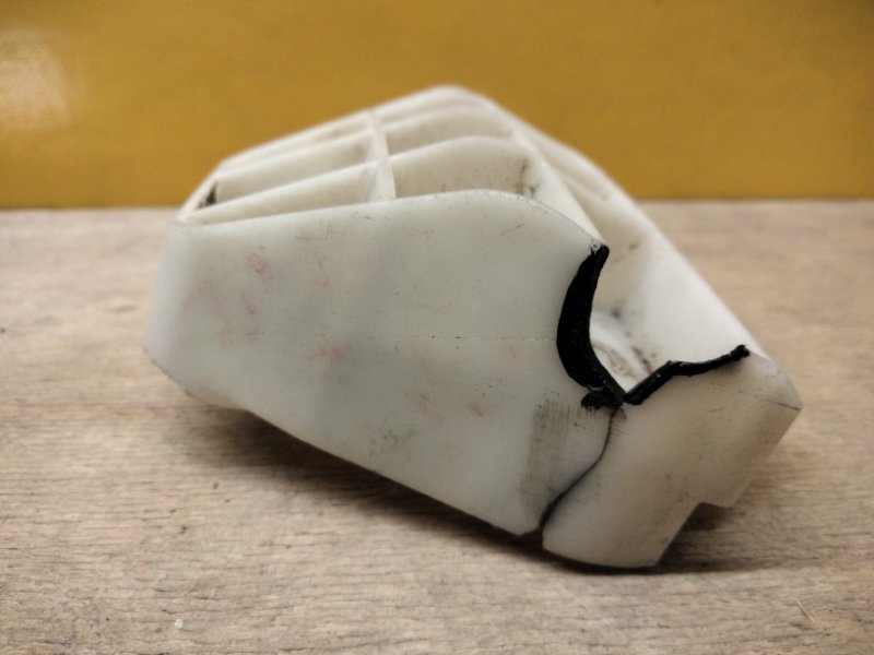 Кронштейн заднего бампера левый TOYOTA COROLLA 150 06-13 Кронштейн заднего бампера левый TOYOTA COROLLA 150 06-13