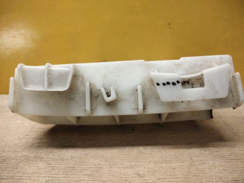 Кронштейн заднего бампера левый COROLLA 150 06-13 Кронштейн заднего бампера левый COROLLA 150 06-13