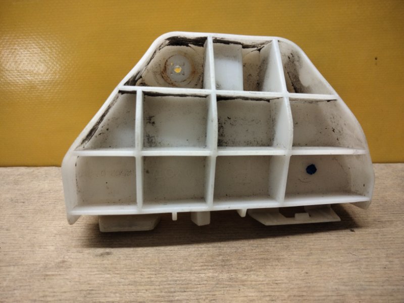 Запчасть кронштейн заднего бампера правый TOYOTA COROLLA 150 06-13 5256202140 Б/У Кронштейн заднего бампера правый TOYOTA COROLLA 150 06-13 5256202140 Б/У