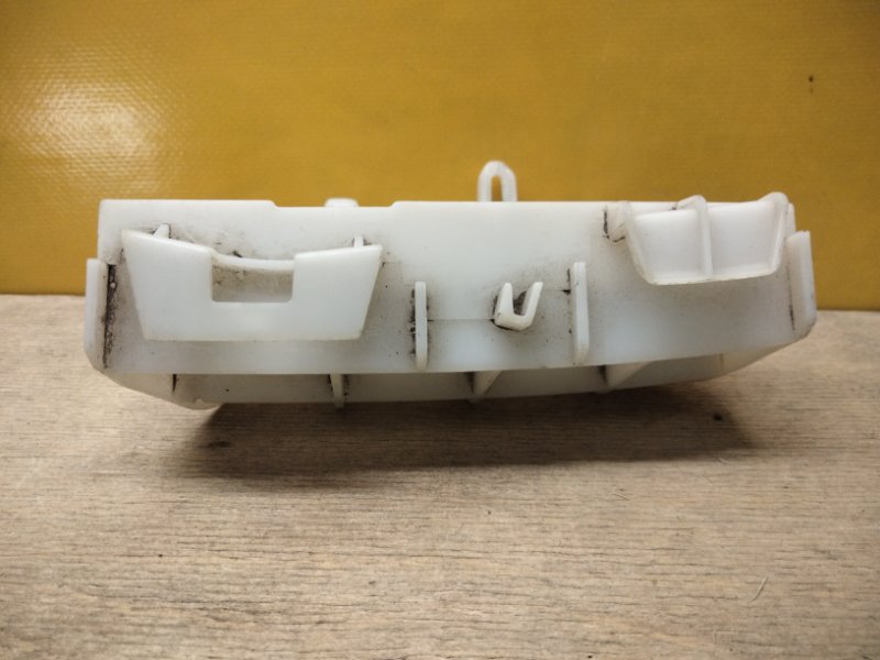 Кронштейн заднего бампера правый COROLLA 150 06-13 Кронштейн заднего бампера правый COROLLA 150 06-13