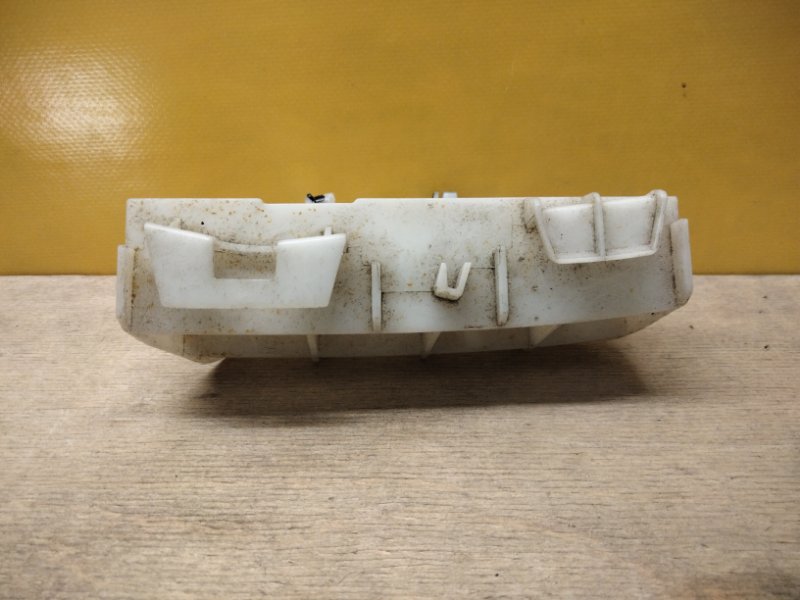 Кронштейн заднего бампера правый COROLLA 150 06-13 Кронштейн заднего бампера правый COROLLA 150 06-13