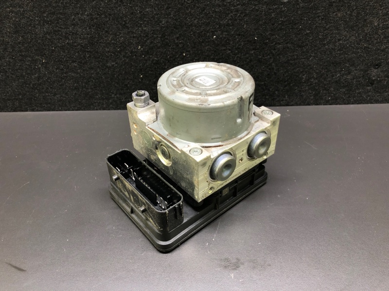 Запчасть блок abs FORD FOCUS 10-18 2018 2.0 C20HDEX F1FZ-2C405-L Б/У Блок ABS FORD FOCUS 10-18 2018 2.0 C20HDEX F1FZ-2C405-L Б/У