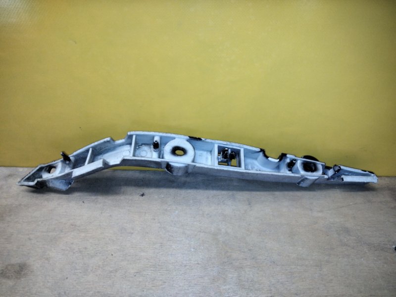 Кронштейн переднего бампера правый FORD C-MAX 02-10