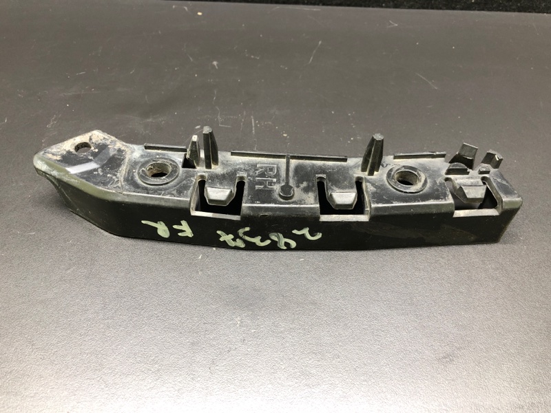 Кронштейн переднего бампера (на крыле) правый FORD FOCUS 10-18 2018 2.0 C20HDEX CP9Z-17C947-A Б/У