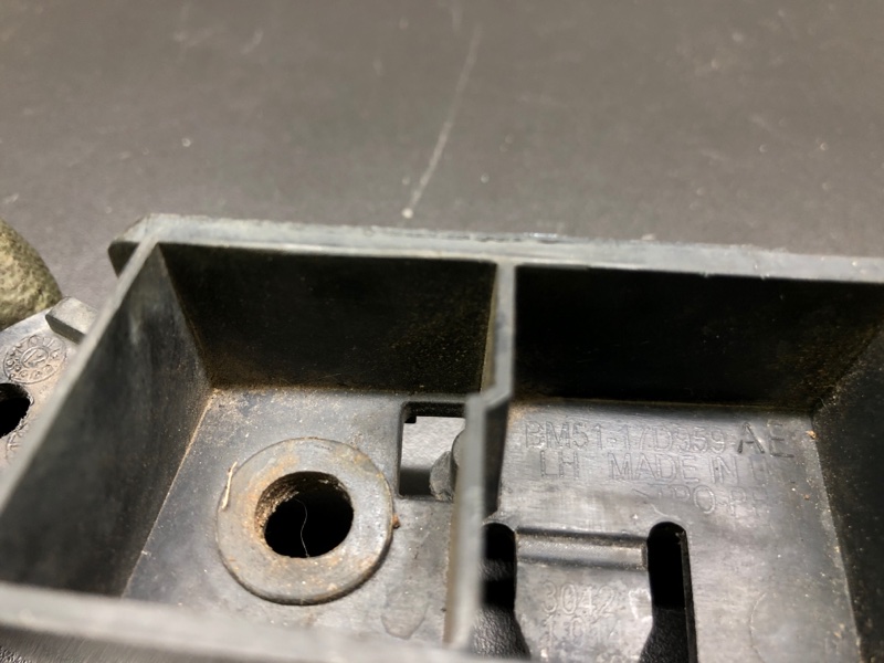 Кронштейн переднего бампера (на крыле) левый FOCUS 10-18 2018 2.0 C20HDEX