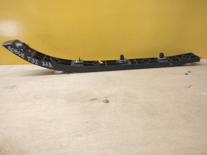 Кронштейн заднего бампера левый X-TRAIL/ROGUE T32 13-20 Кронштейн заднего бампера левый X-TRAIL/ROGUE T32 13-20