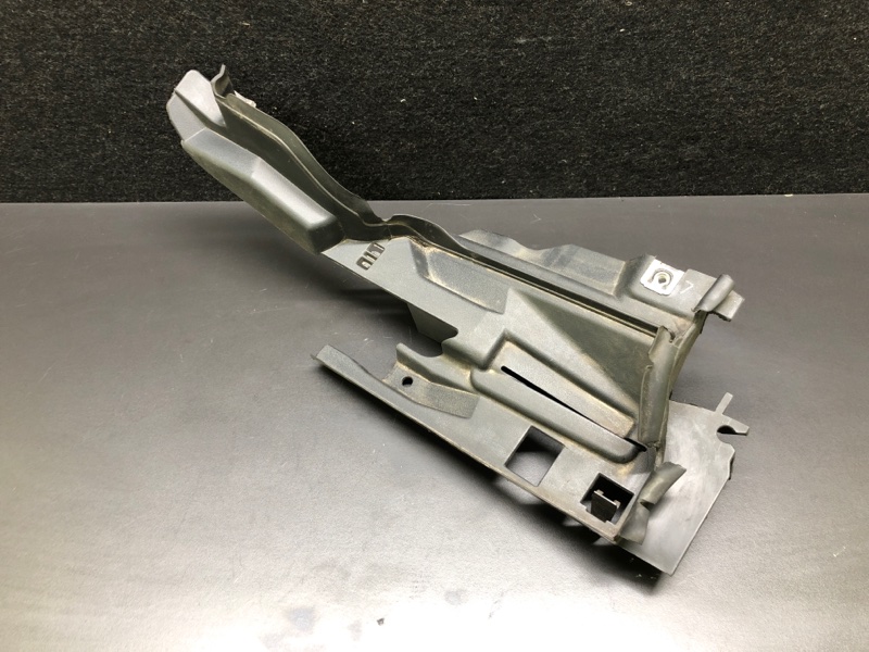 Накладка крыла правая FORD FOCUS 10-18 2018 2.0 C20HDEX BM5Z-5802038-A Б/У