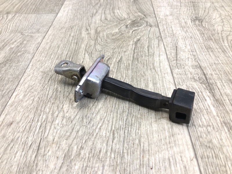 Ограничитель двери задний правый LANCER X 10 07-15 2010 2.0 4B11 Ограничитель двери задний правый LANCER X 10 07-15 2010 2.0 4B11