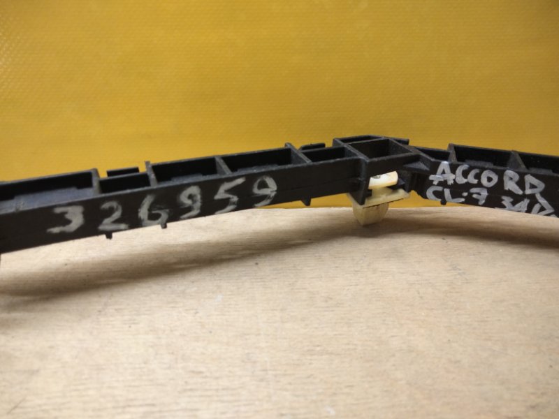 Кронштейн заднего бампера левый HONDA ACCORD CL7 / TSX 03-08