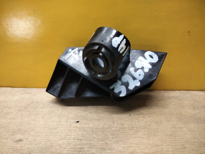 Кронштейн заднего бампера левый TOYOTA AURIS 13-18 5256302190 Б/У