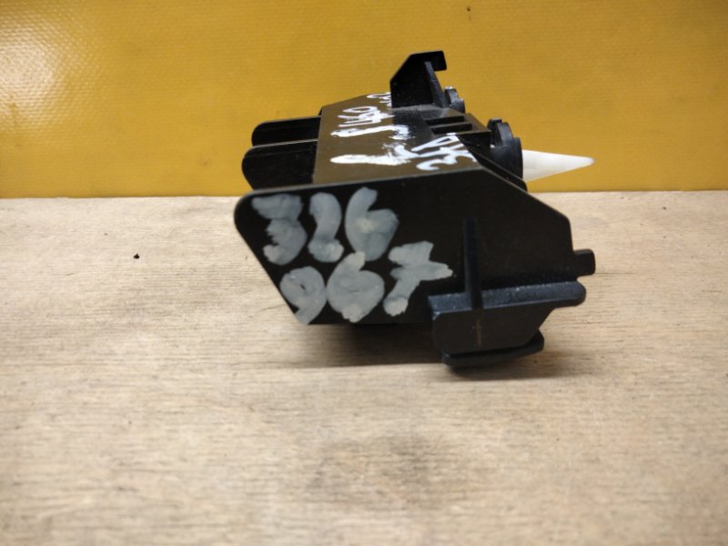 Кронштейн заднего бампера левый LEXUS LS460 06-12 5256350010 Б/У