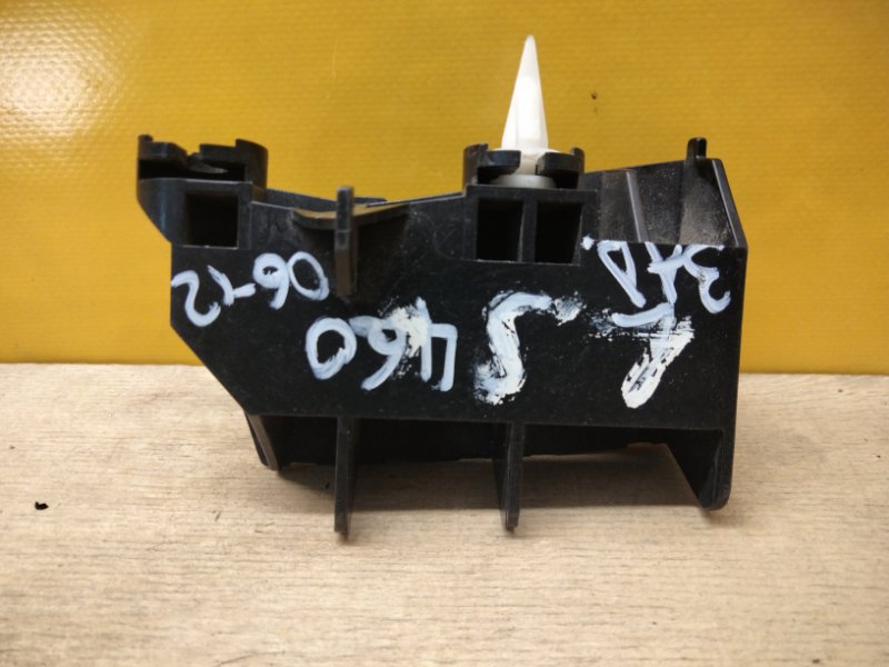 Кронштейн заднего бампера левый LS460 06-12