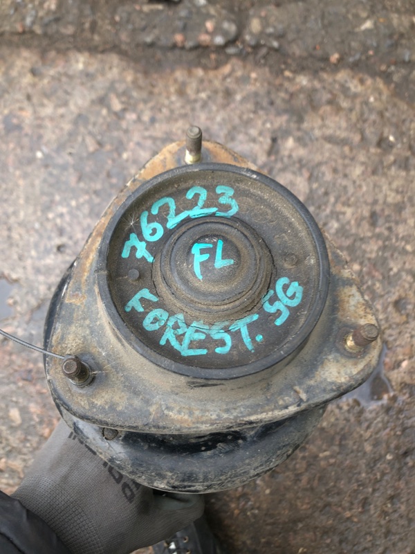 Амортизатор передний левый FORESTER SG 02-07