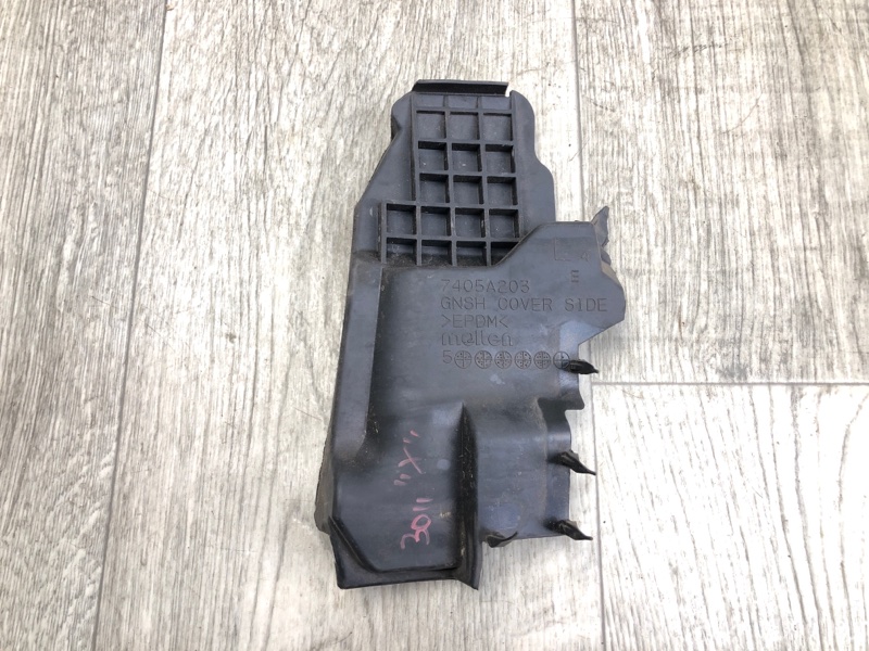 Пластик под лобовое стекло / Жабо левый MITSUBISHI LANCER X 10 07-15 2.0 4B11