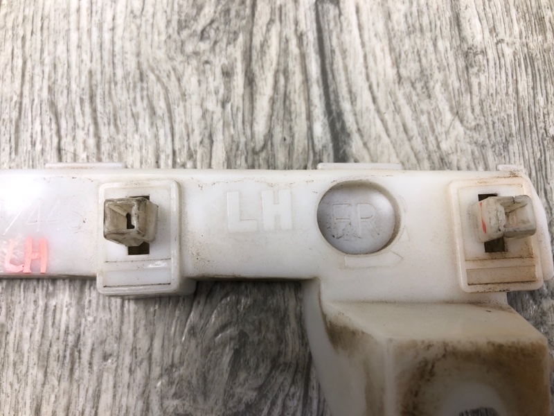 Кронштейн переднего бампера левый LANCER X 10 07-15 2010 2.0 4B11 Кронштейн переднего бампера левый LANCER X 10 07-15 2010 2.0 4B11